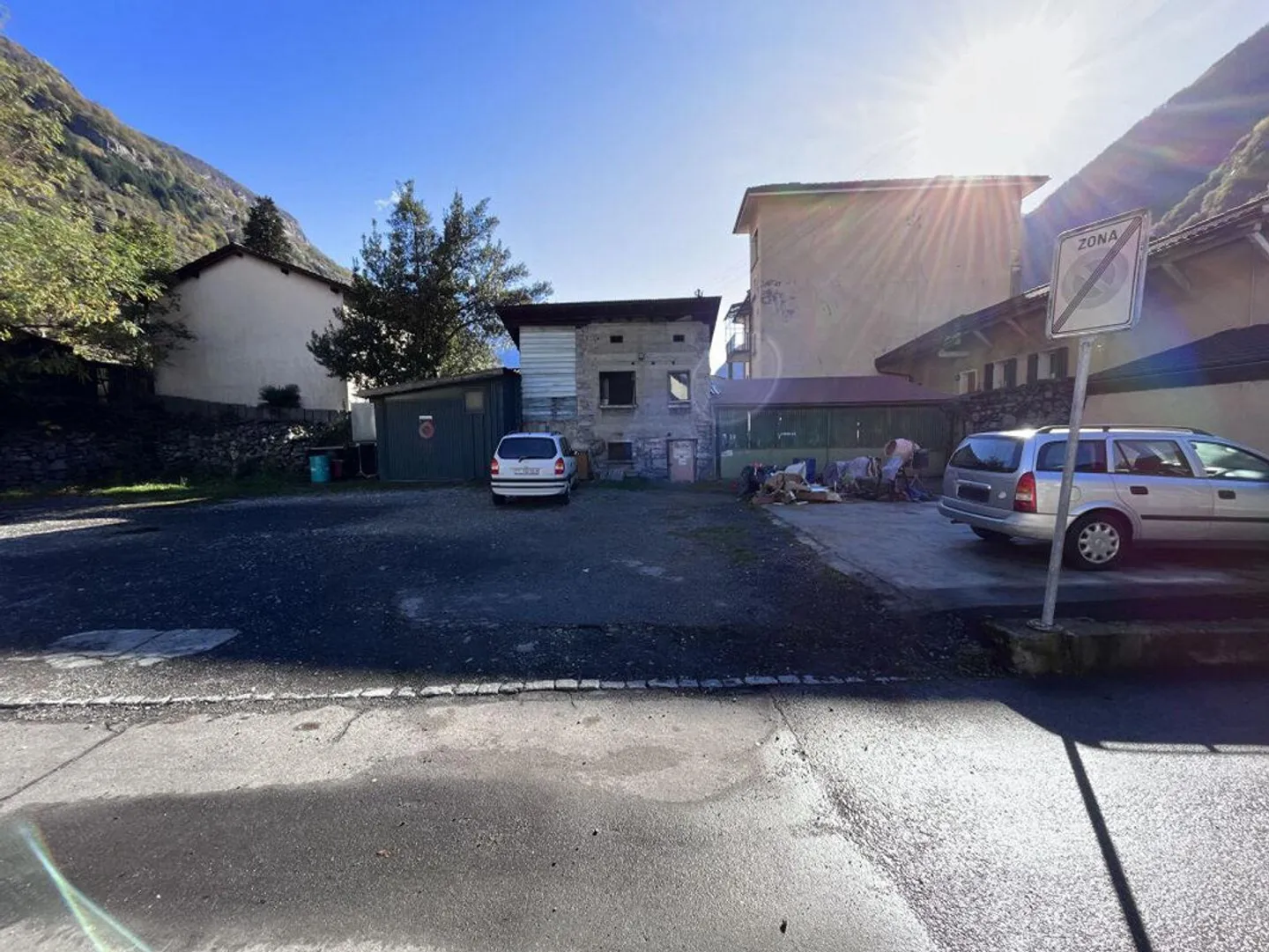 Stabile a reddito con ristorante, appartamenti e zona parcheggi con... - Foto 12 di 12