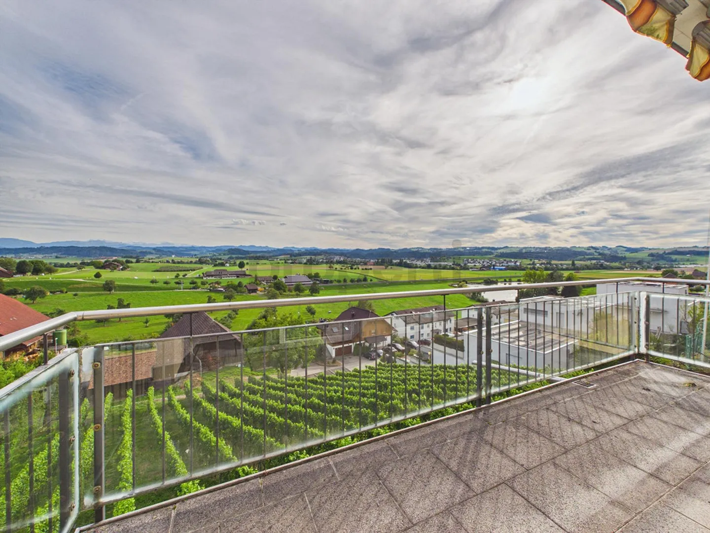 Living with a view – spacious home with three residential units ... - Photo 13 of 14