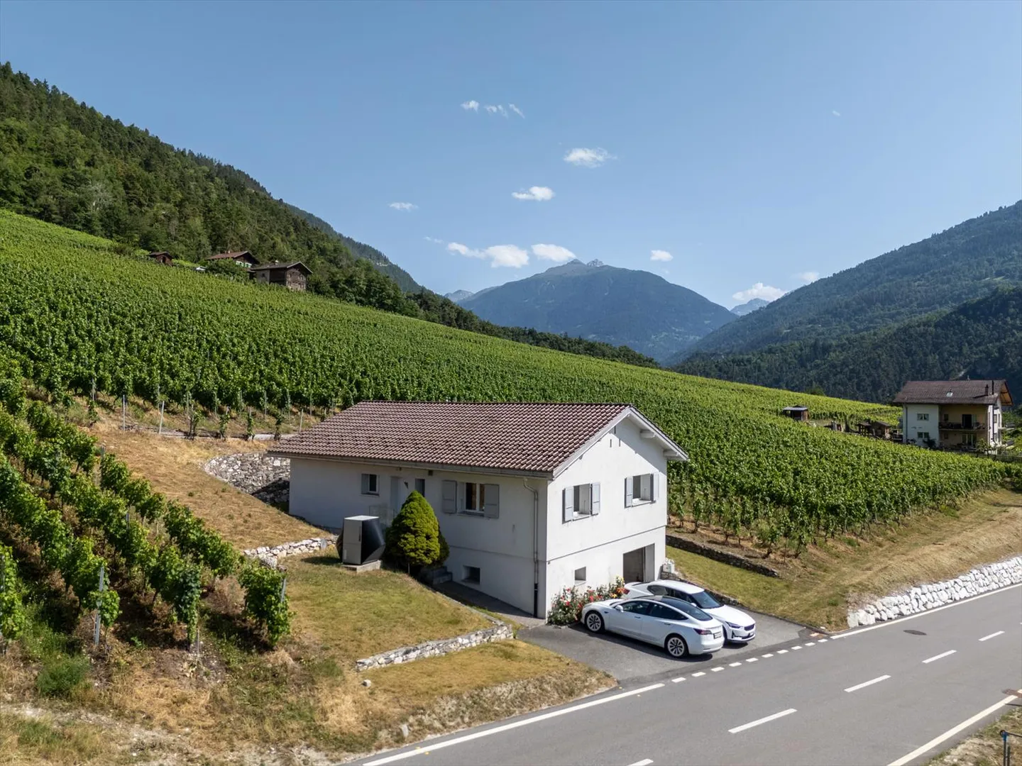 4.5 Room House - Photo 3 of 13