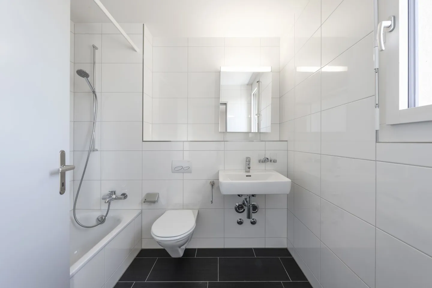 Attikawohnung mit wunderschöner Fernsicht auf 2 separaten Terrassen - Foto 5 von 14