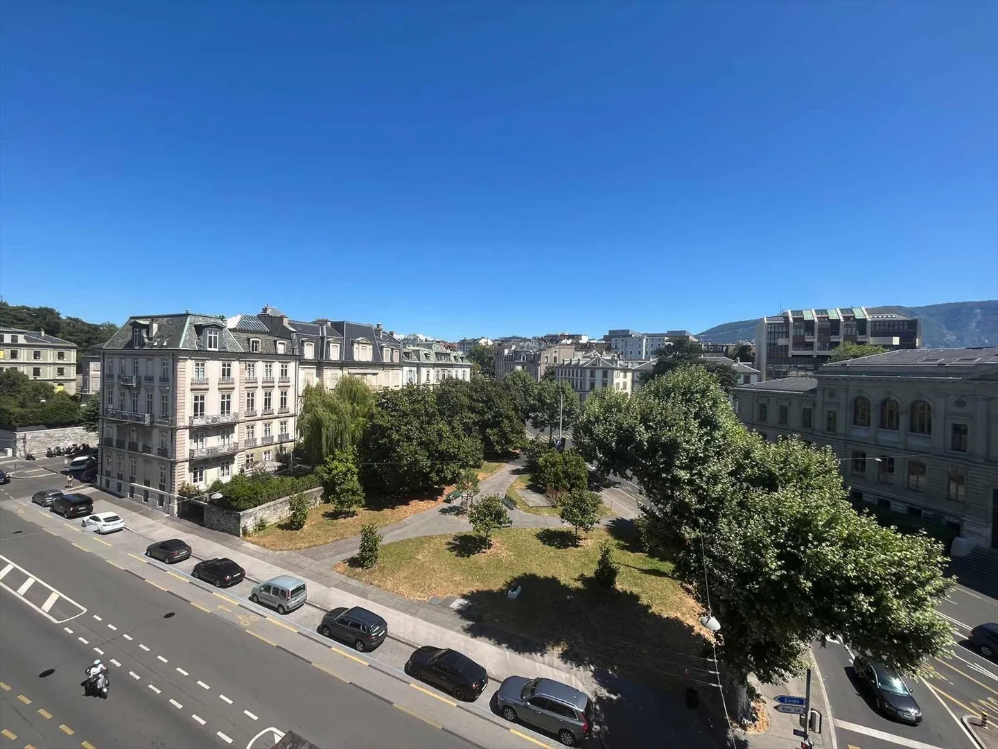 Bureau à louer - Photo 2 sur 9