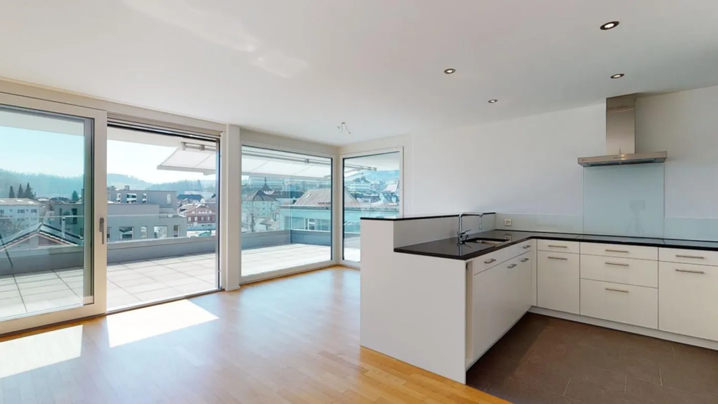 Appartamento attraente di 3,5 locali con terrazza di 37m2 - Foto 2 di 10