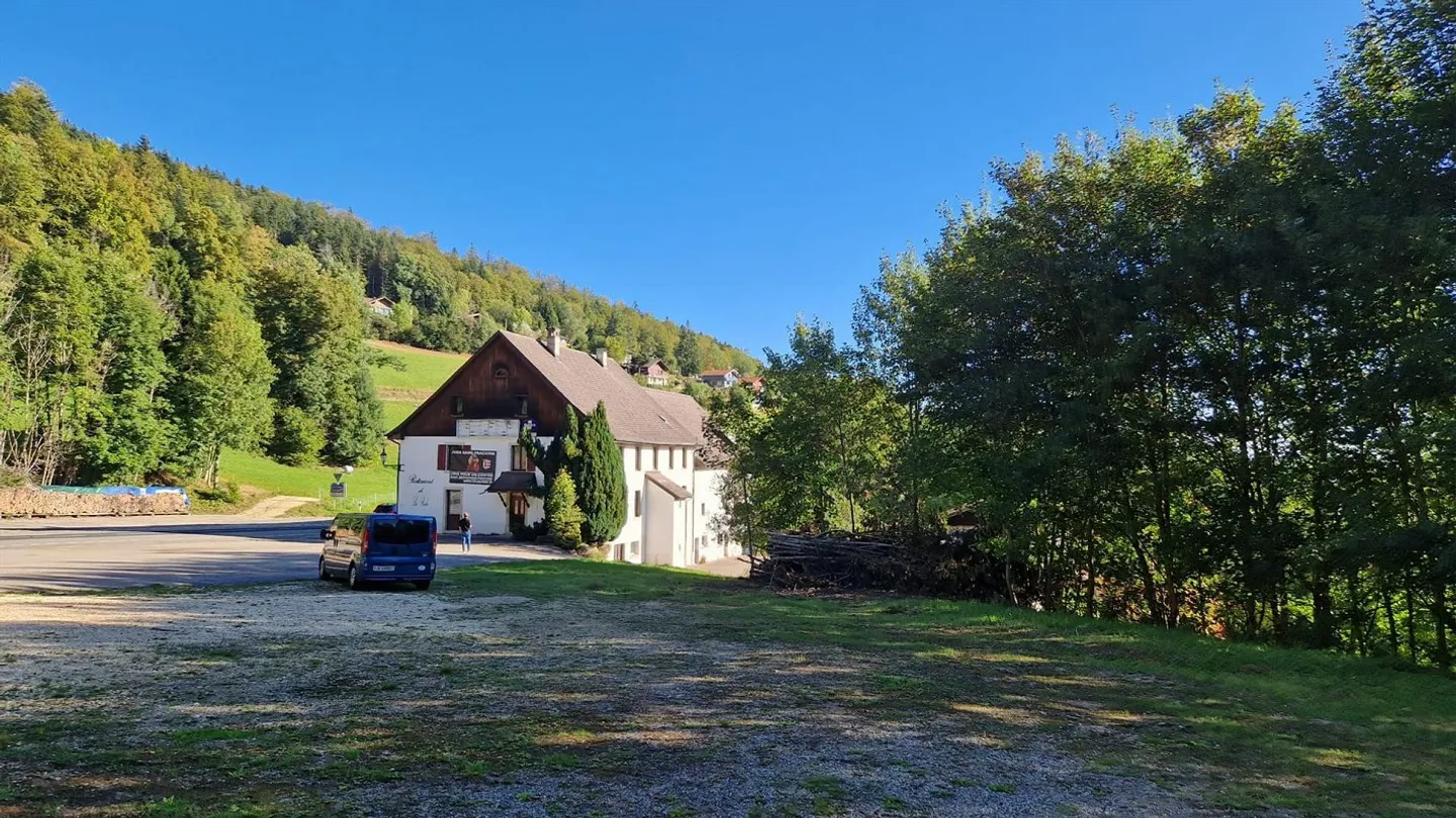 22-Room Investment Property in Glovelier – Unique Opportunity - Photo 2 of 13
