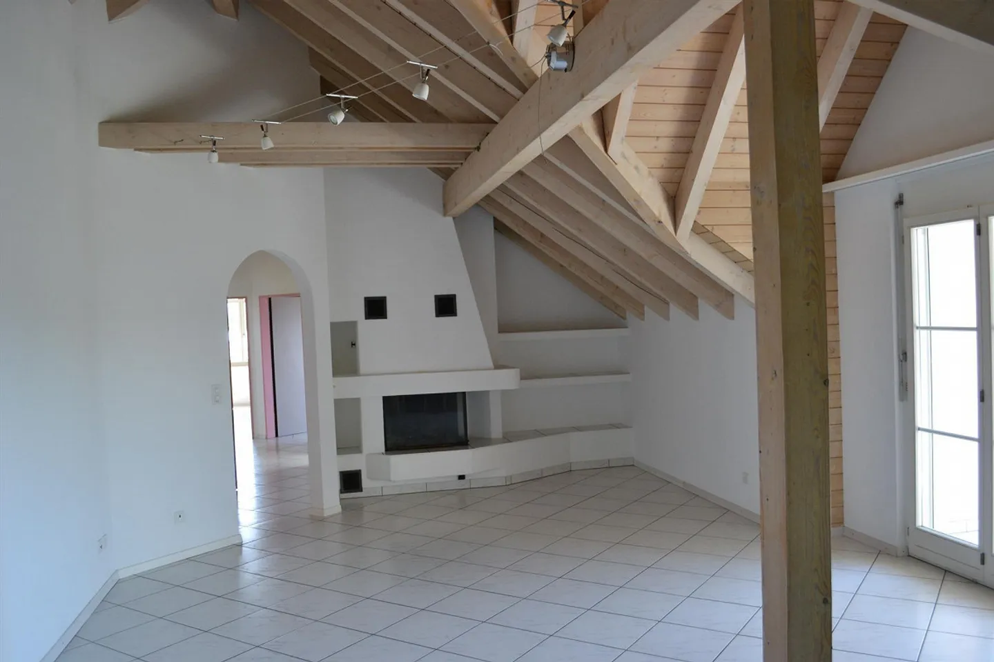 Vie spacieuse avec vue à louer - Photo 4 sur 18