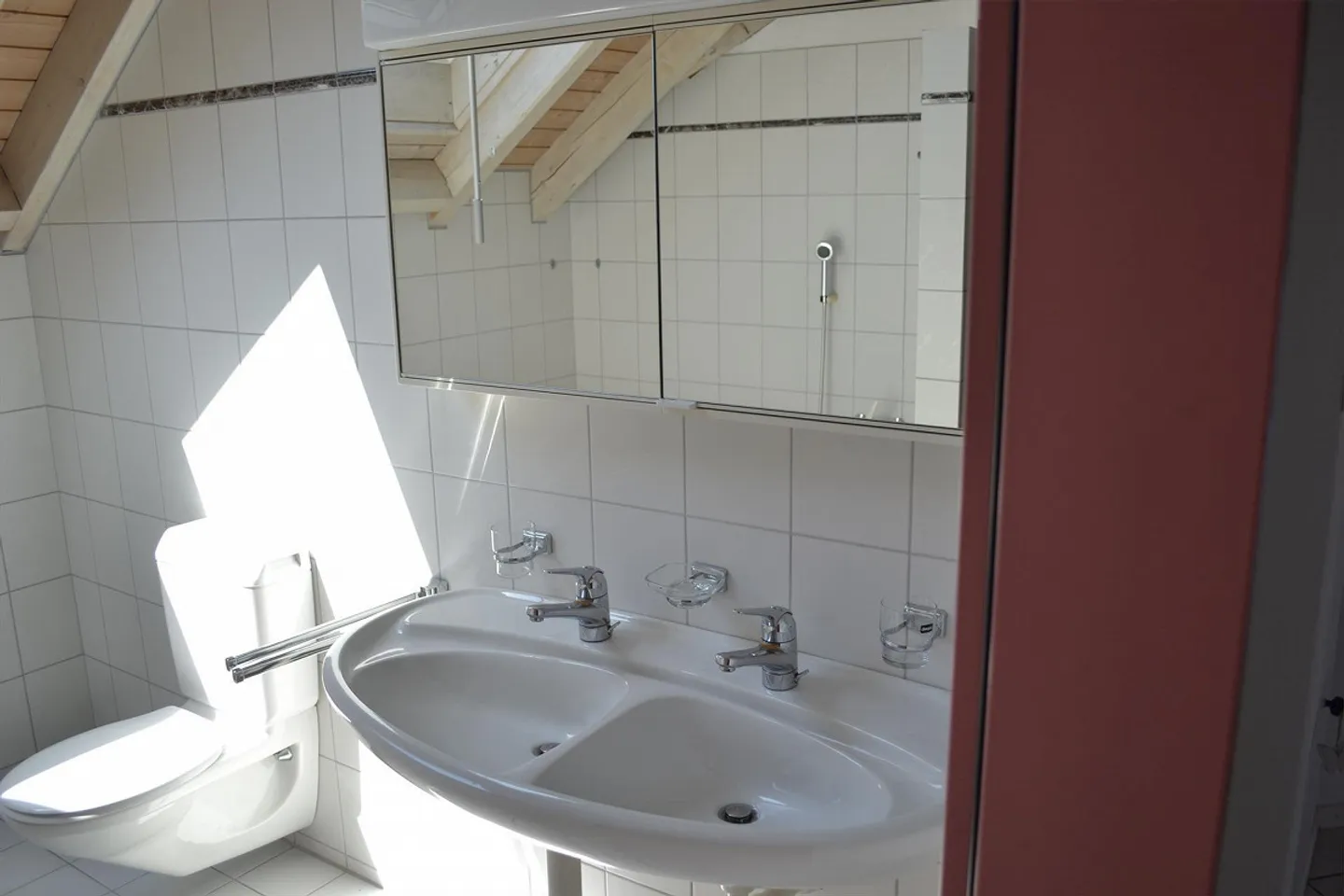 Vie spacieuse avec vue à louer - Photo 8 sur 18