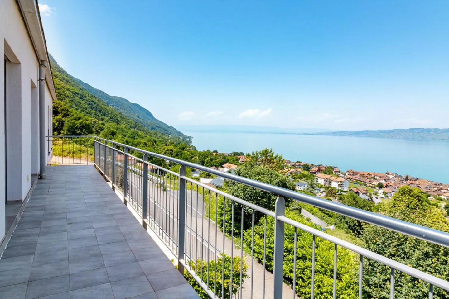 Magnifique maison d'architecte avec une vue magnifique sur le lac Léman ! - Photo 9 sur 26