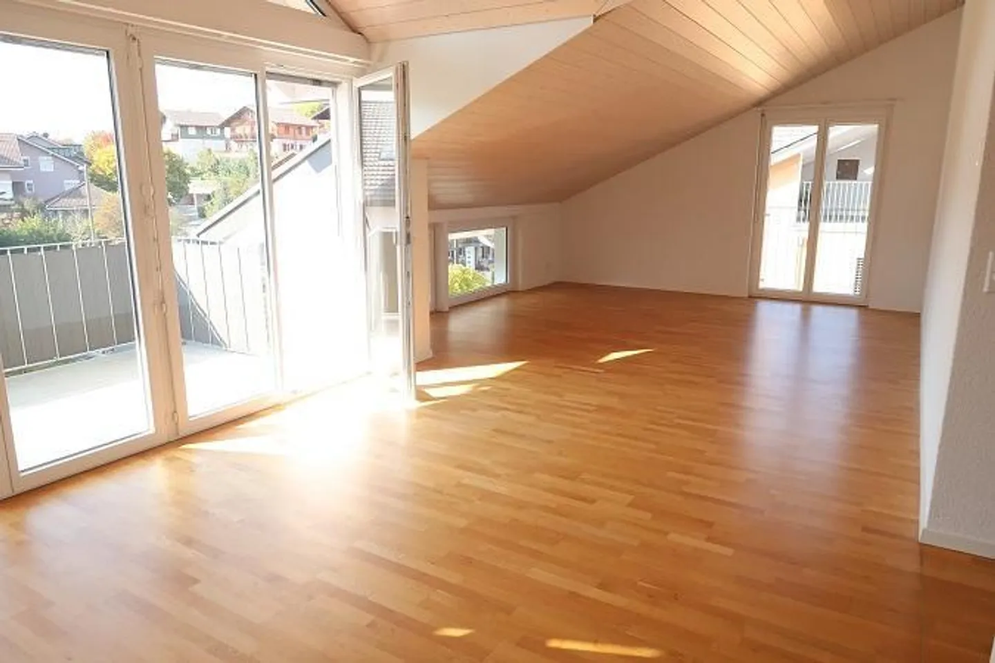 Votre nouveau chez-vous : Penthouse ensoleillé de 4,5 pièces - Photo 4 sur 10