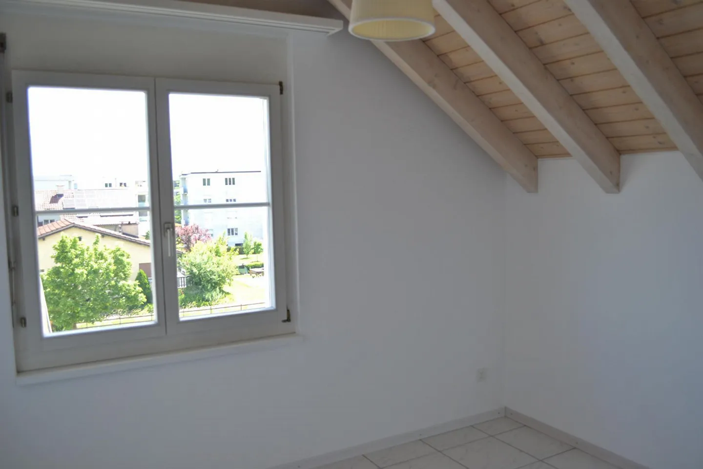 Vie spacieuse avec vue à louer - Photo 13 sur 18