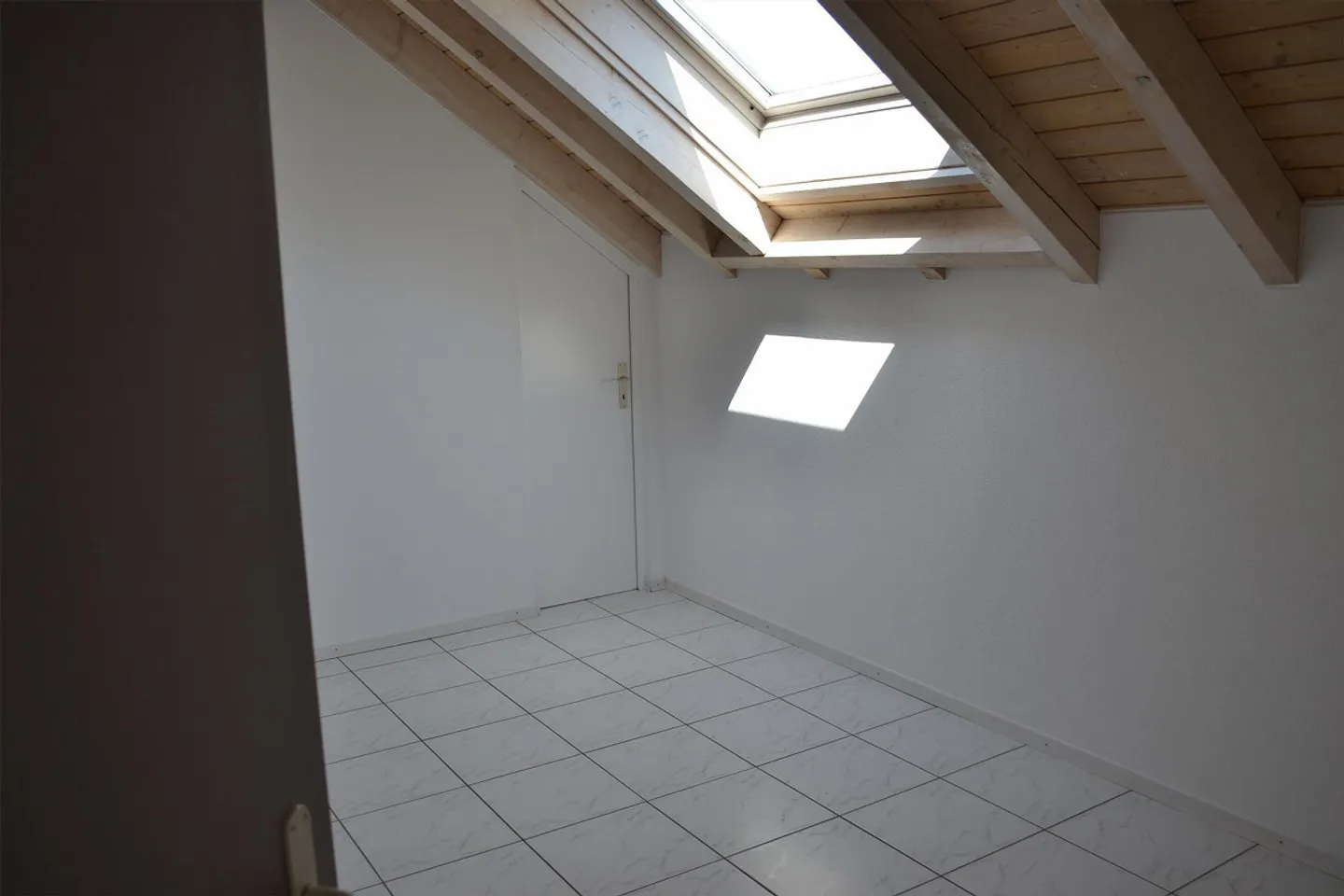 Vie spacieuse avec vue à louer - Photo 15 sur 18