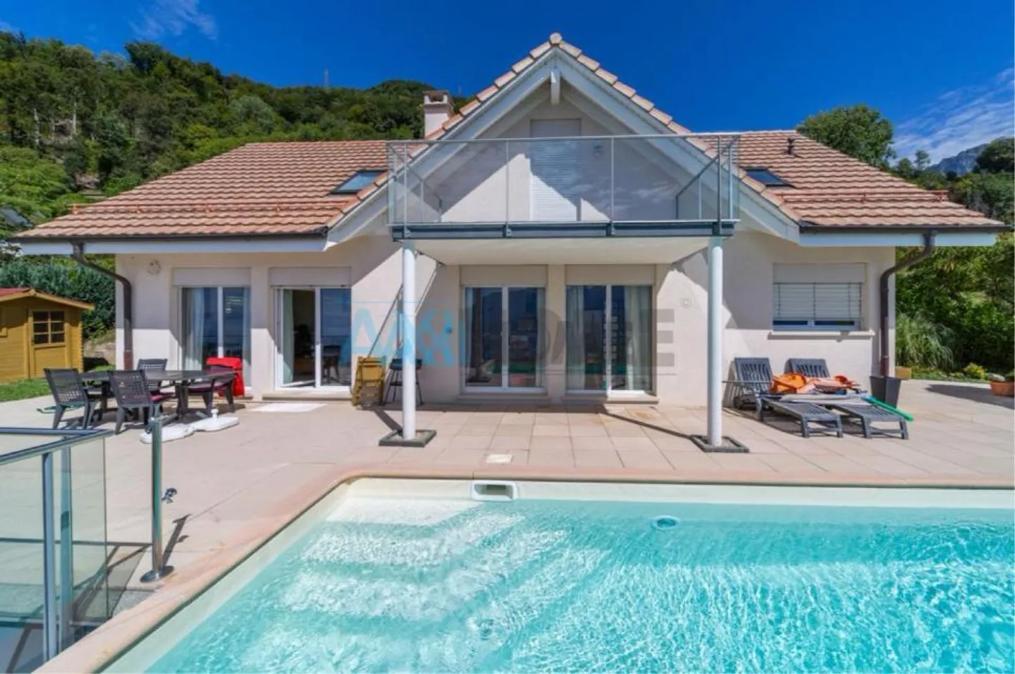 Villa for sale - Photo 1 of 9