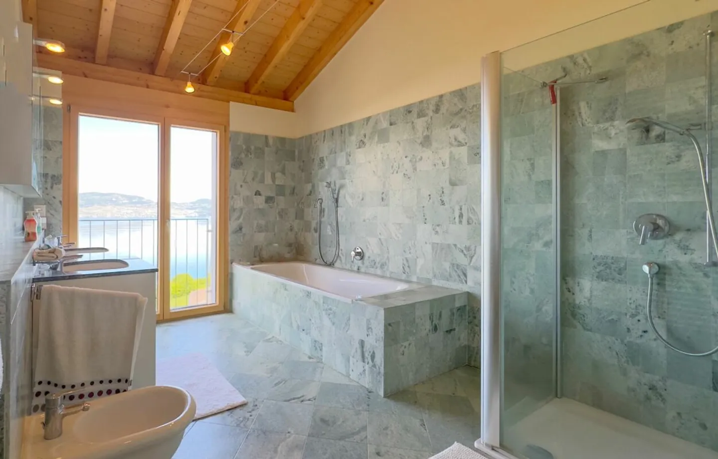 Magnifique maison d'architecte avec une vue magnifique sur le lac Léman ! - Photo 19 sur 26