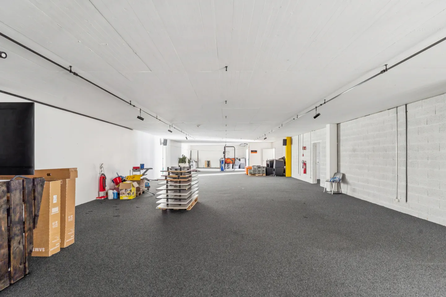 Commercial Space in Brig - Photo 3 of 6