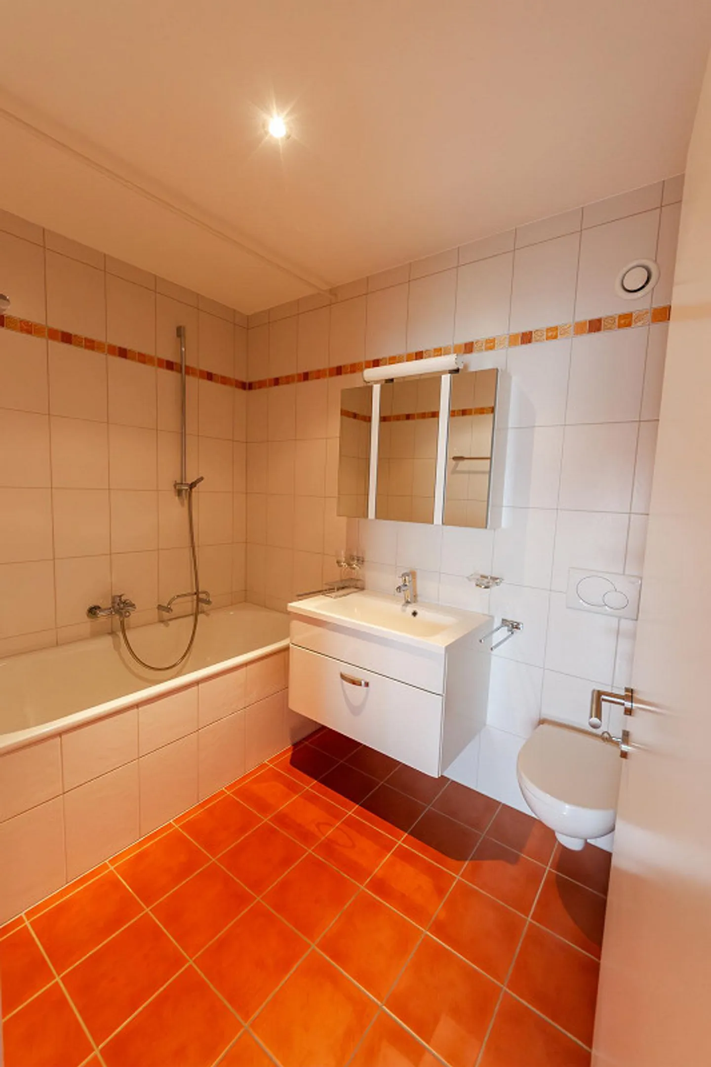 Appartement spacieux avec balcon - Photo 8 sur 11