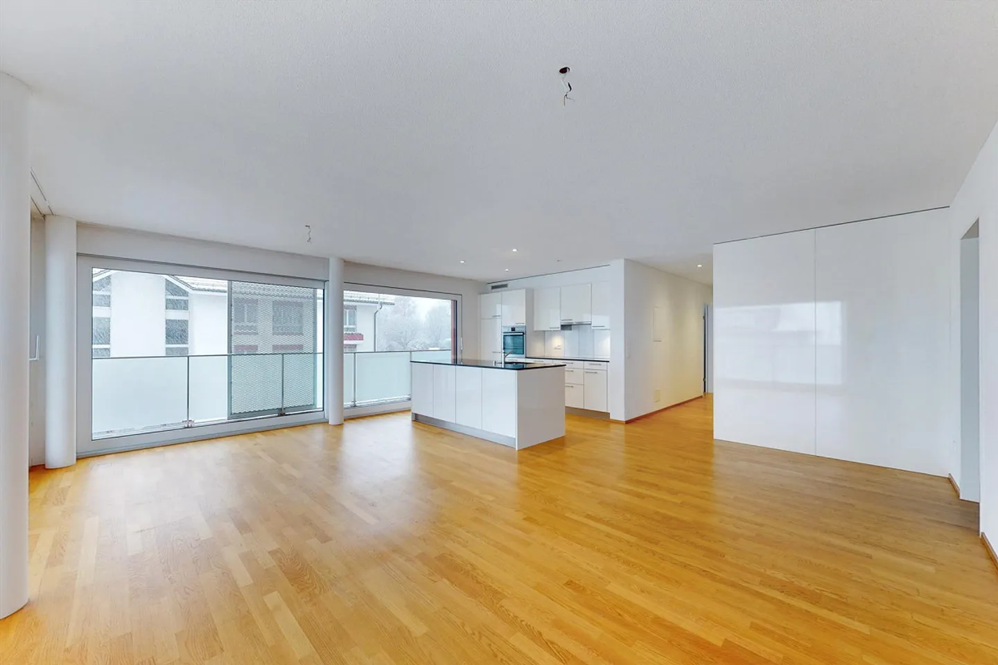 Modern apartment with west balcony for relaxation! - Photo 4 of 12