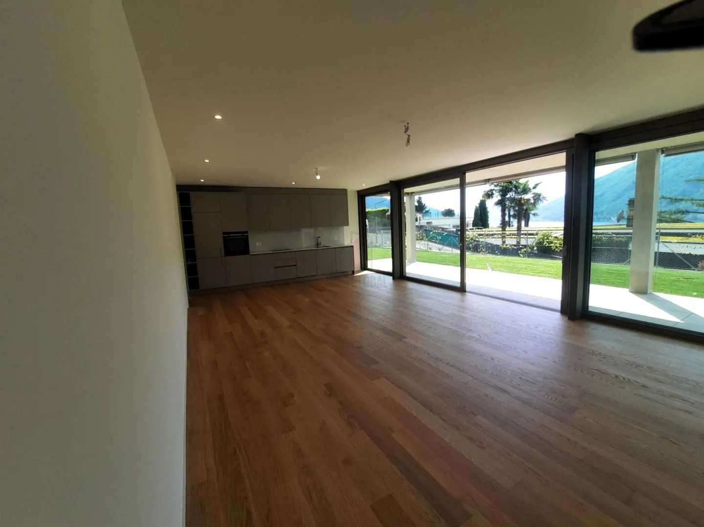 TERRACE, GARDEN AND CHARMING VIEW, WHAT MORE COULD YOU WANT? - Photo 3 of 10