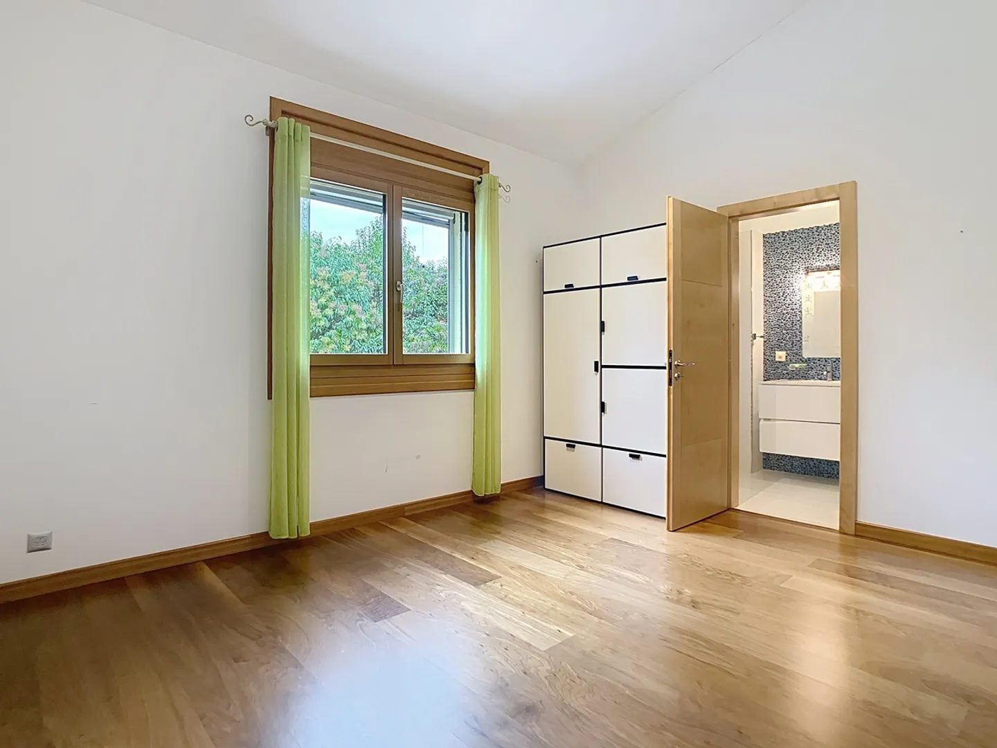 11-room House - Photo 16 of 25