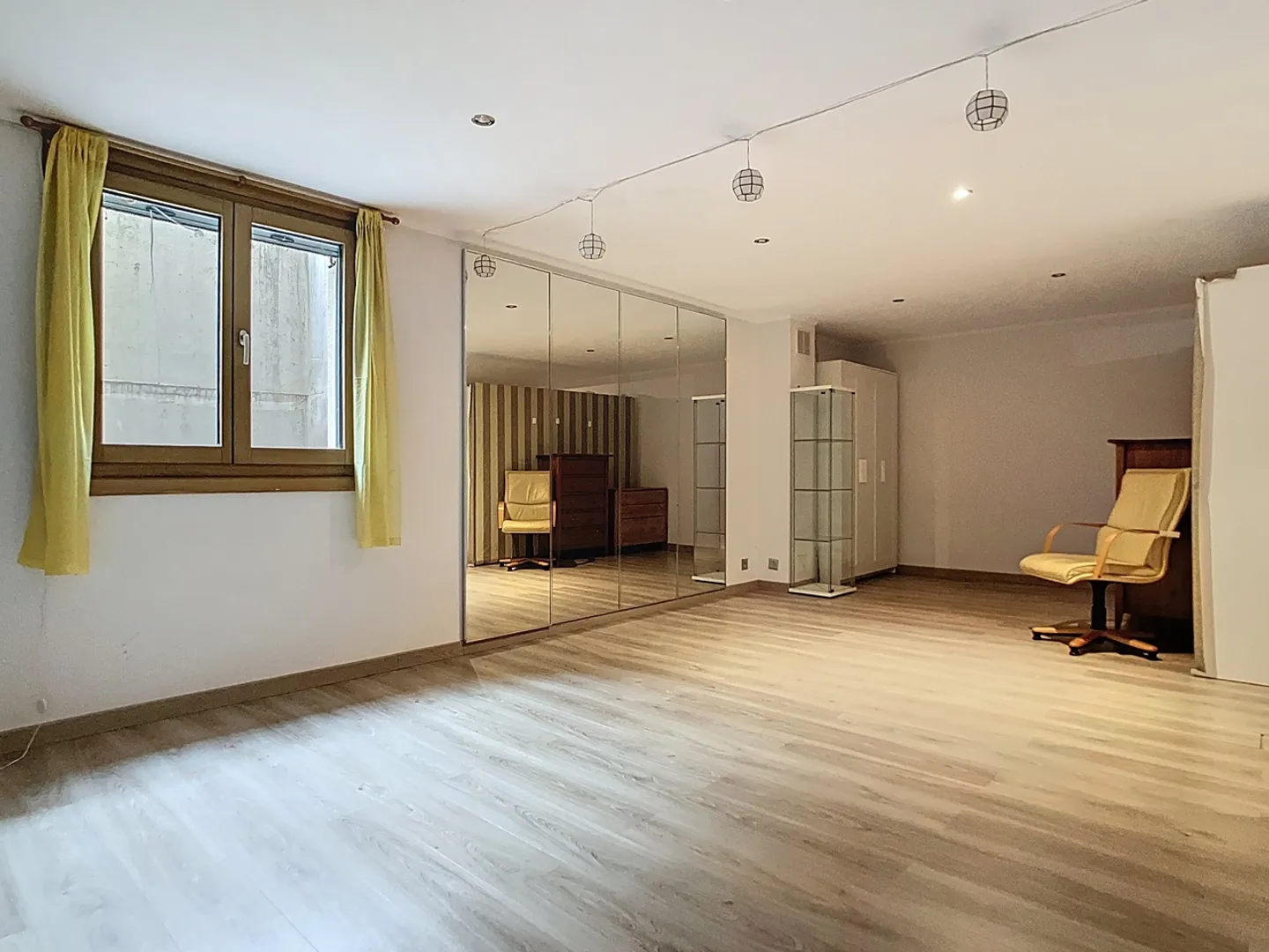 11-room House - Photo 22 of 25