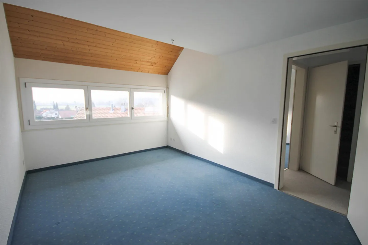 5.5-Room Terraced Single-Family House in a Quiet Location in Roggwil BE - Photo 7 of 15