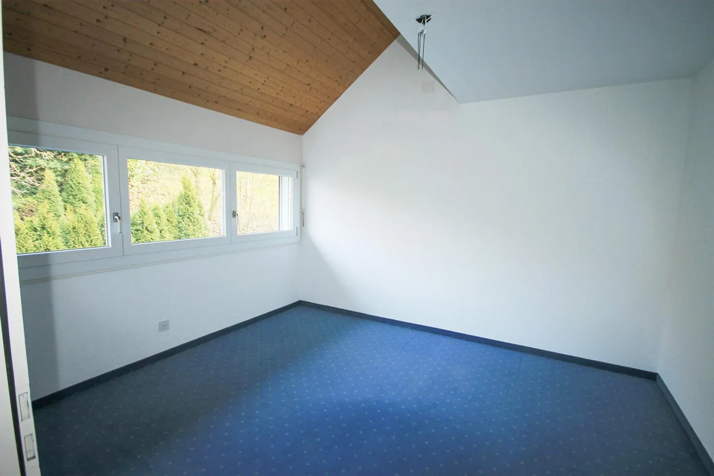 5.5-Room Terraced Single-Family House in a Quiet Location in Roggwil BE - Photo 8 of 15