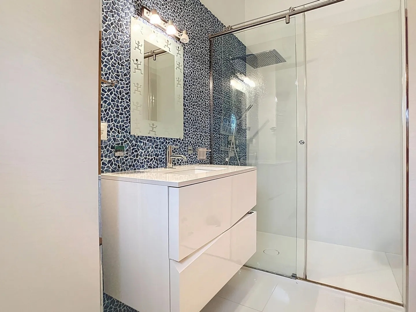 11-room House - Photo 17 of 25