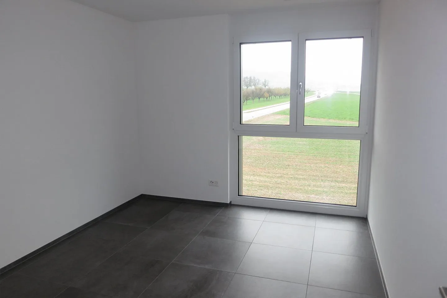 Appartamento moderno al piano terra con posti a sedere nel giardino - Foto 9 di 15