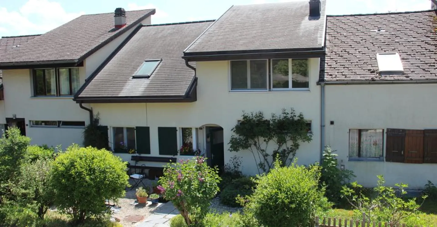 Bright semi-detached house with veranda and garden - located in a cul-de-sac - Photo 1 of 10
