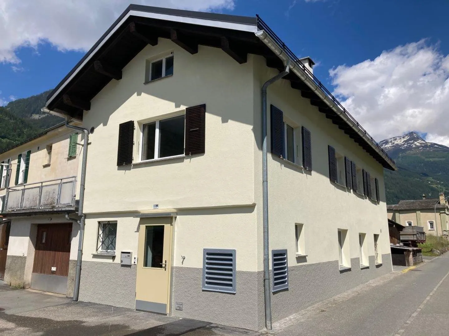 (Holiday) House with Apartment, Completely Renovated - Photo 3 of 17