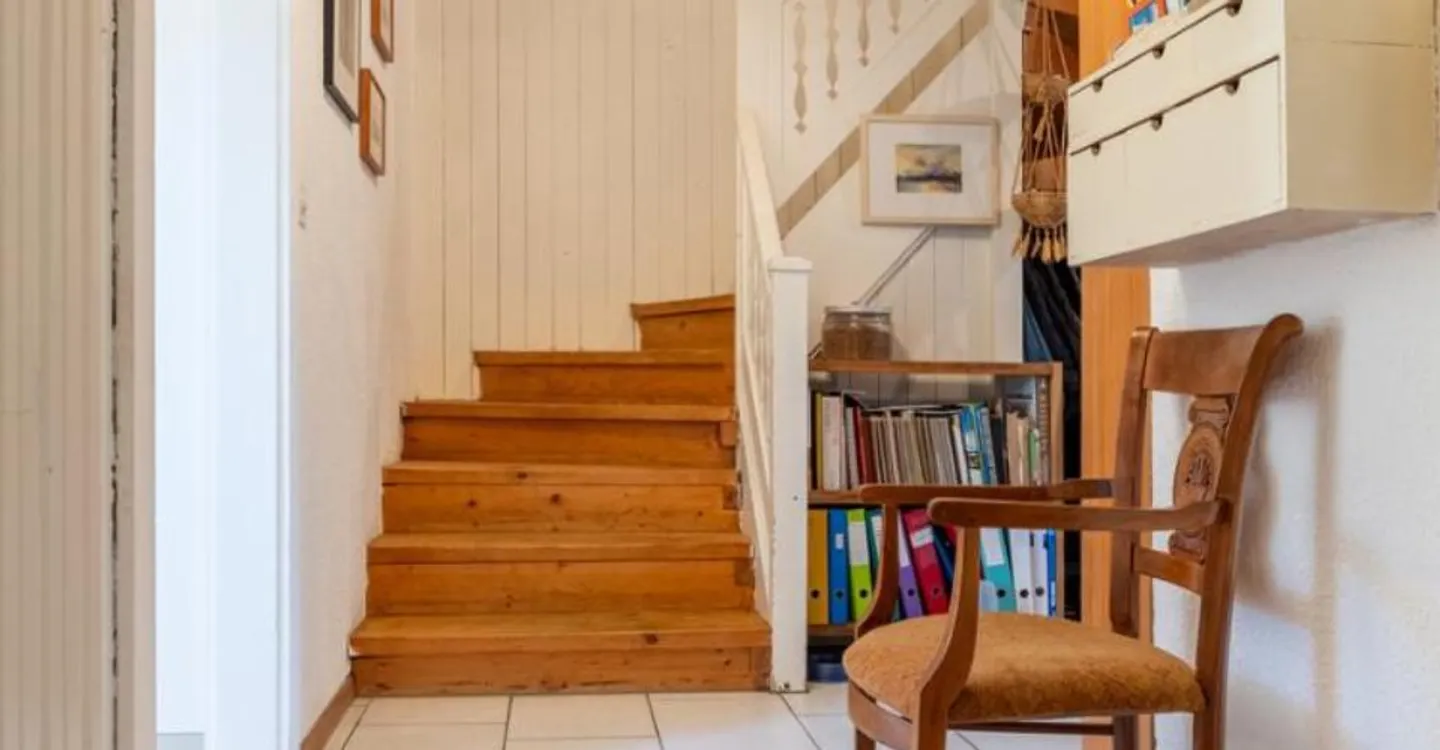 Bright semi-detached house with veranda and garden - located in a cul-de-sac - Photo 6 of 10
