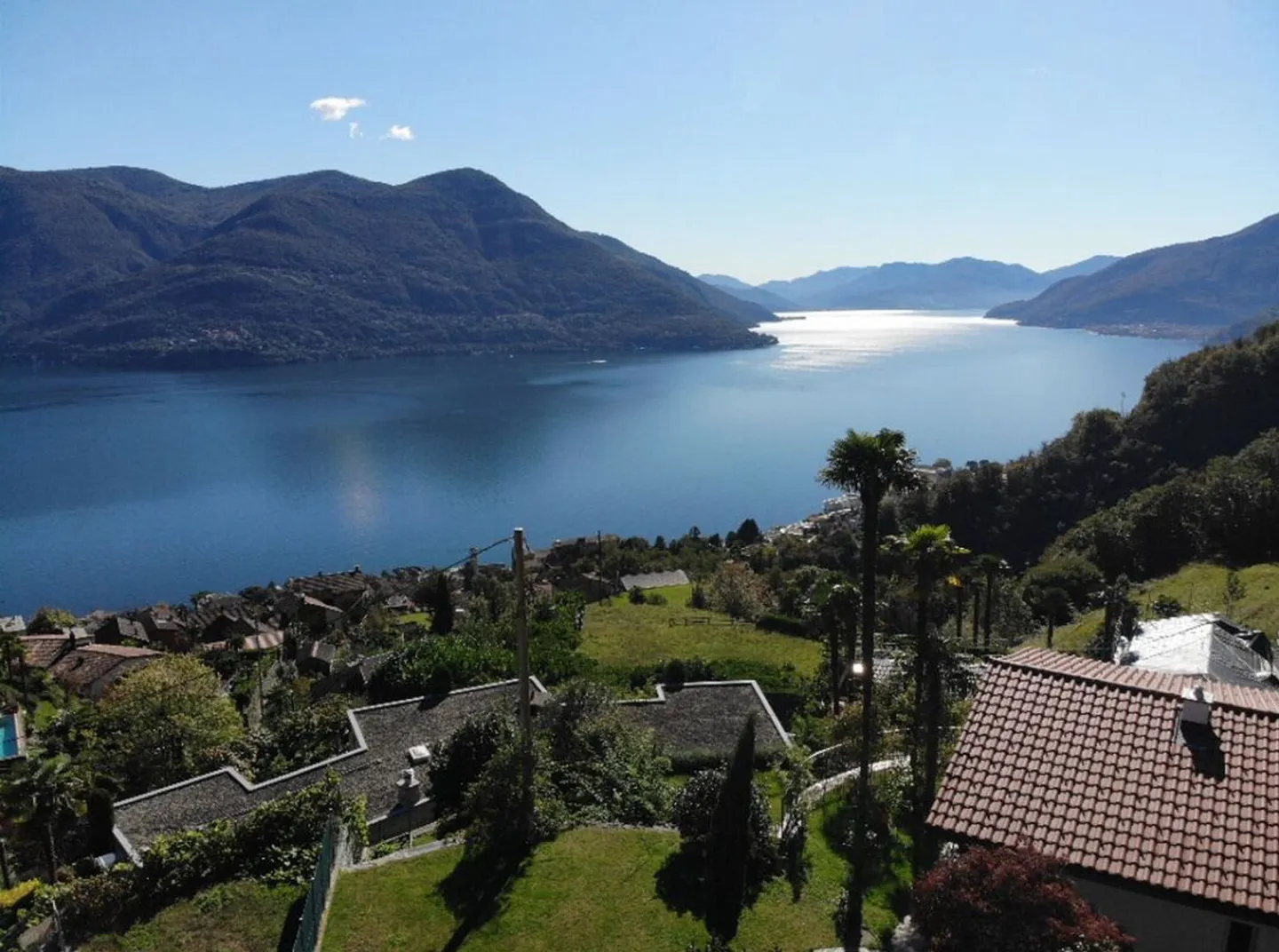 Proprietà plurifamiliare, con giardino, bellissima vista lago e possibilità di residenza secondaria | Mehfamilienhaus mit Garten und schönem Seeblick. Als zweitwohnsitz möglich - Foto 1 di 9