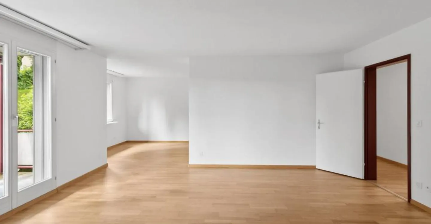 Spacious 3.5-room apartment in the green - Photo 4 of 9
