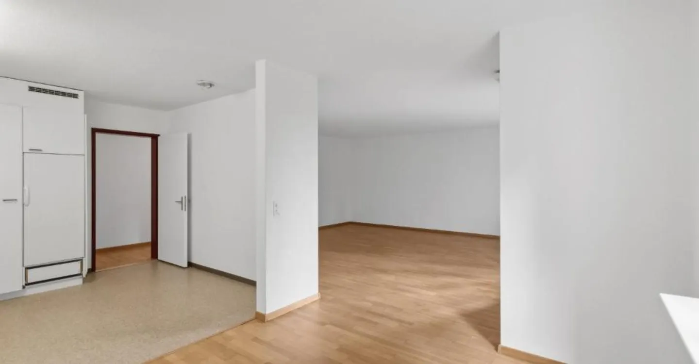 Spacious 3.5-room apartment in the green - Photo 5 of 9