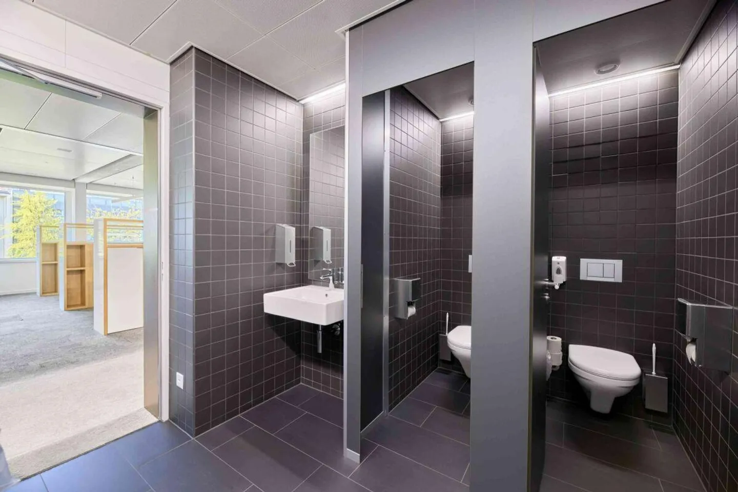 Spazio in affitto moderno di 954 m2 al 3° piano - Foto 18 di 24