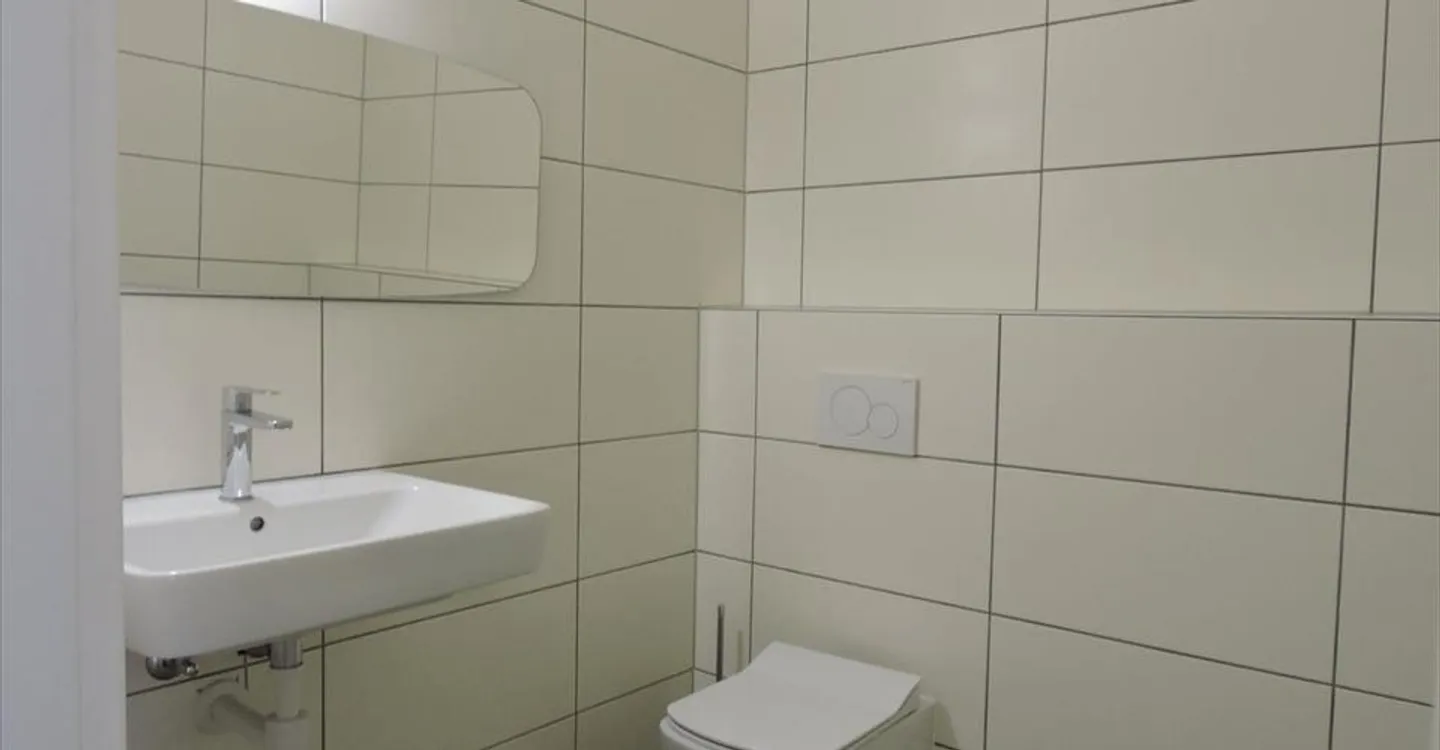 Mischgenutztes Gebäude mieten - Foto 2 von 18