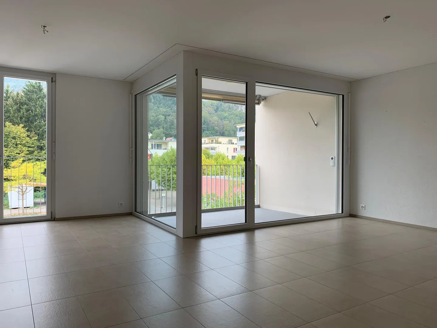 Appartamento moderno e spazioso di 3½ stanze - Foto 3 di 9