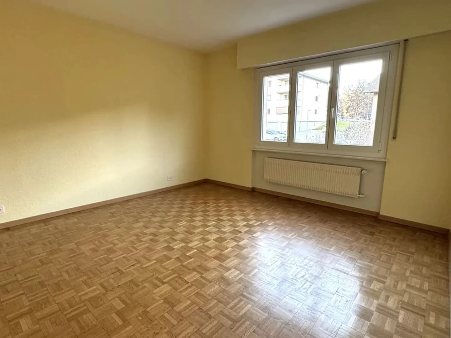 Bel Appartement avec Potentiel - Photo 3 sur 6