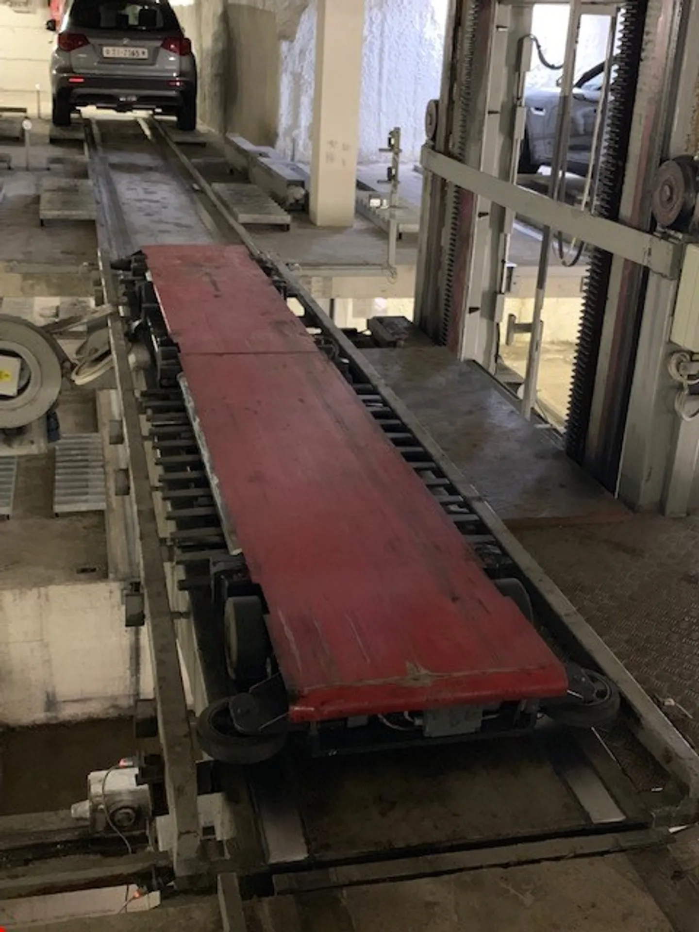 Espaces de stationnement couverts automatisés - Photo 4 sur 5