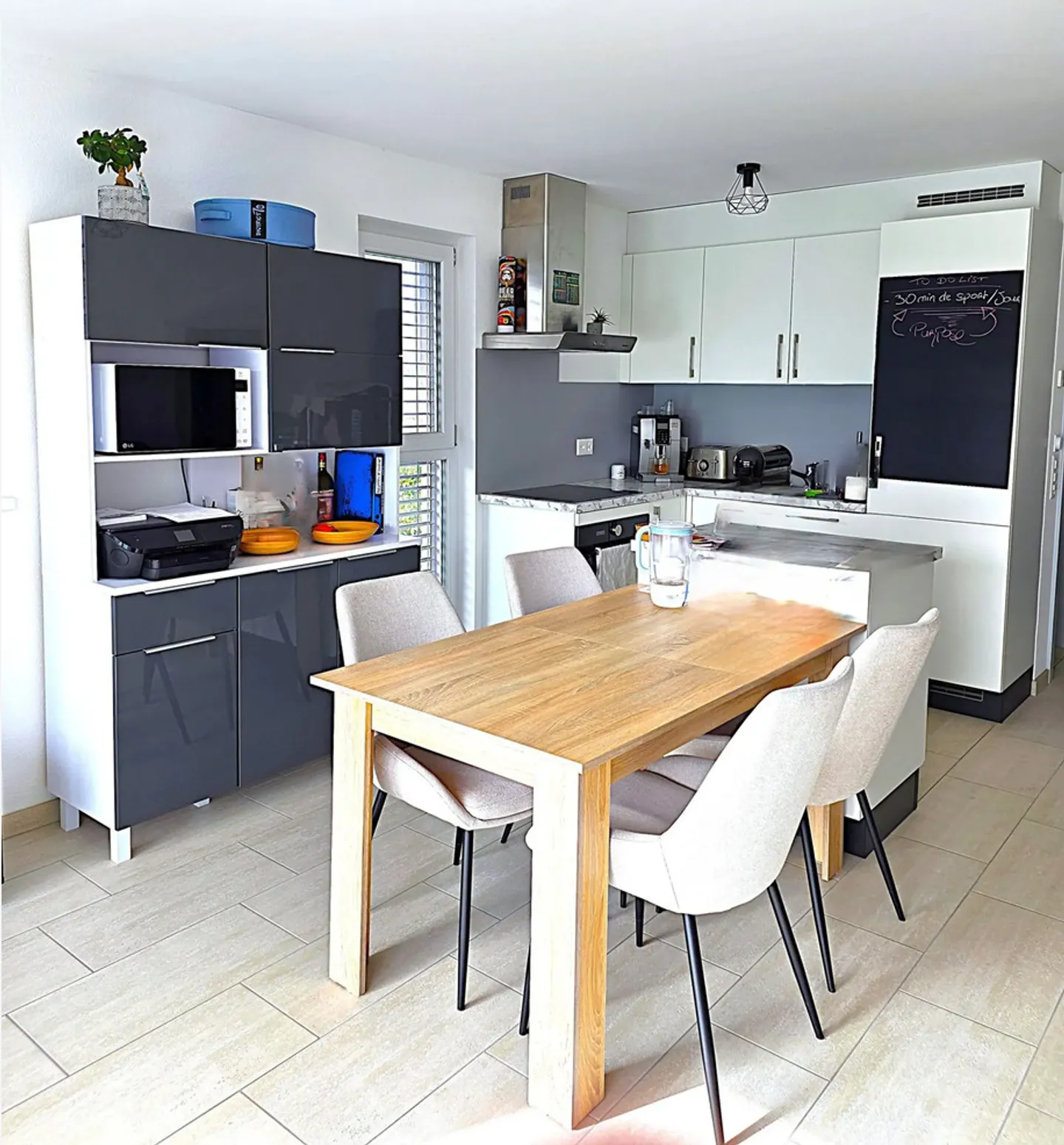 Modern Apartment with Mountain View - Photo 3 of 7
