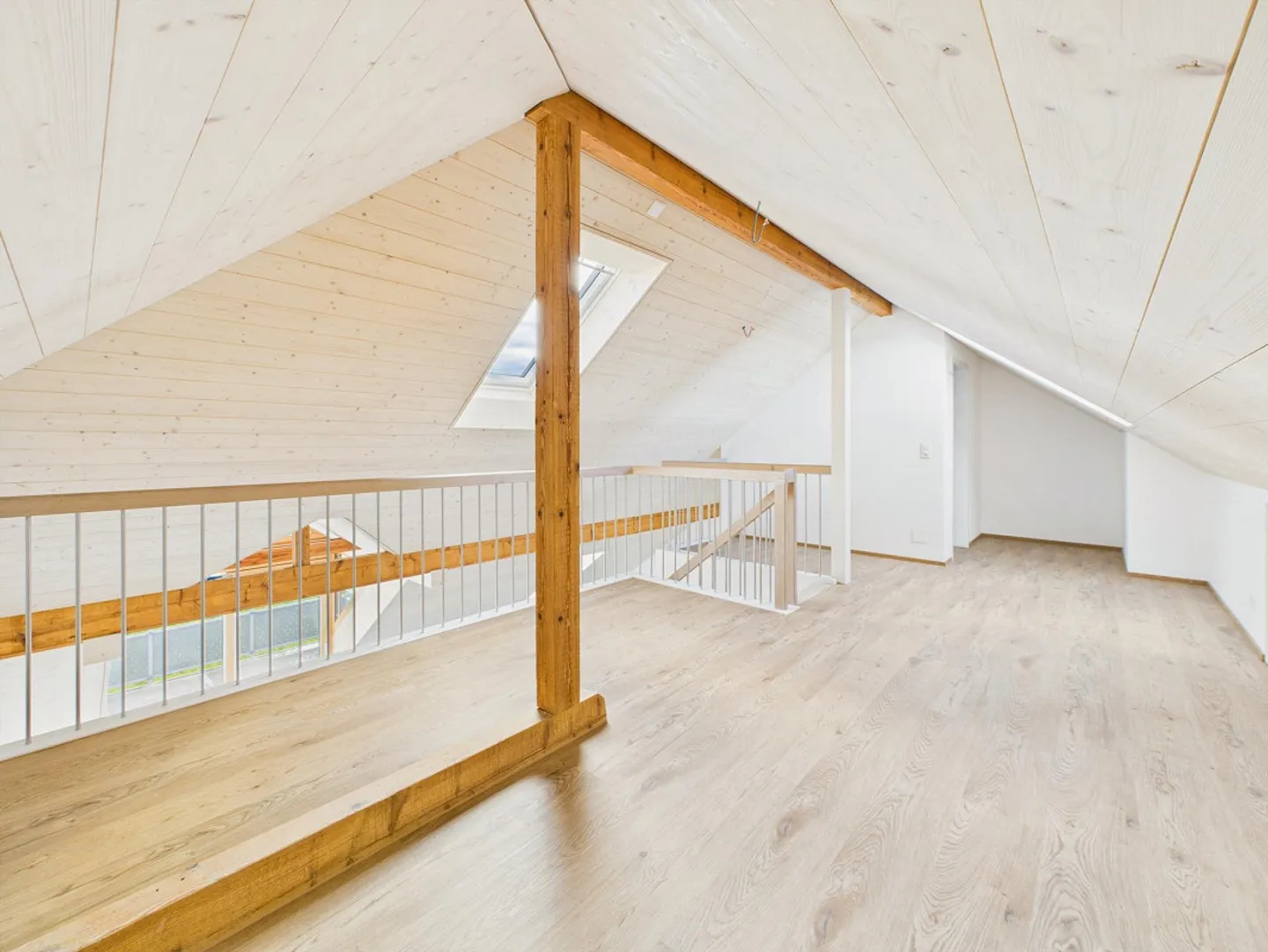 Helle 3.5-Zimmer Dachwohnung in Huttwil - Frisch renoviert! - Photo 6 of 10