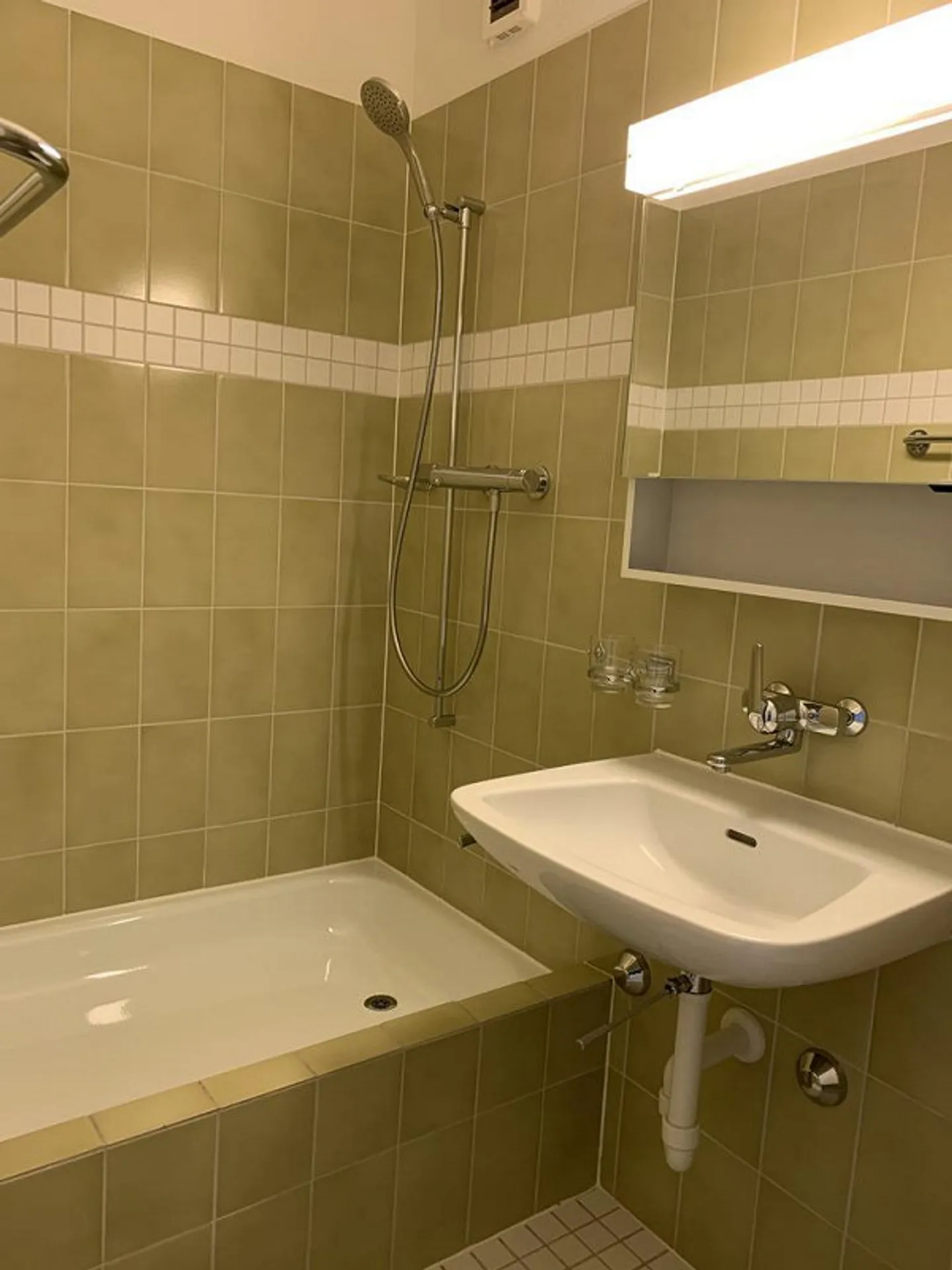 The apartment is rented out temporarily until October 31, 2028. - Photo 4 of 5