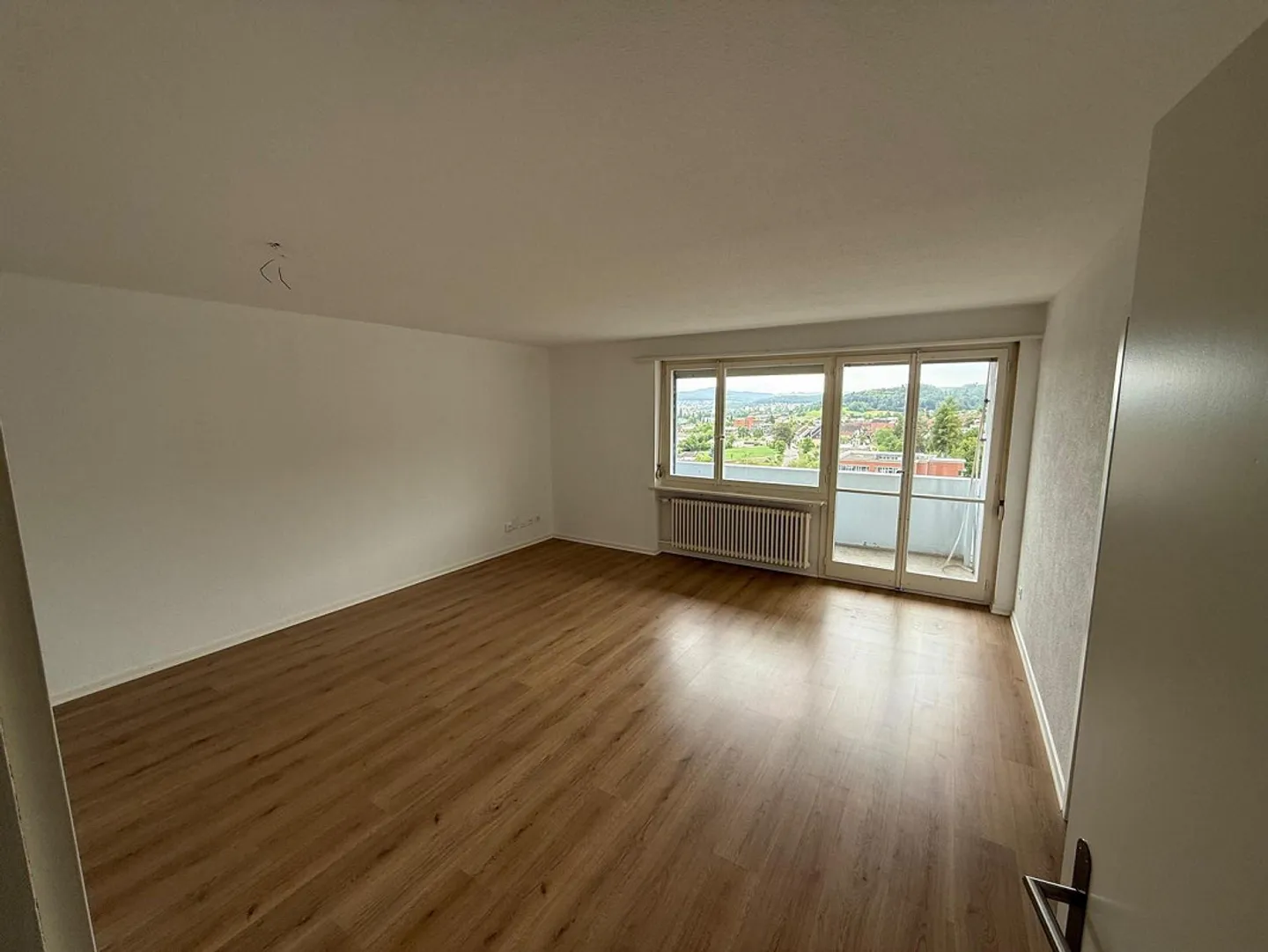 Appartement rénové de 5 pièces à louer à Spreitenbach ! - Photo 8 sur 13