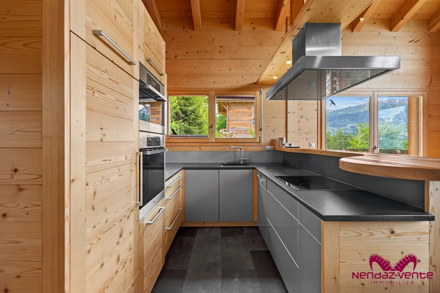 Chalet in Les Crêts with Views - Photo 3 of 10