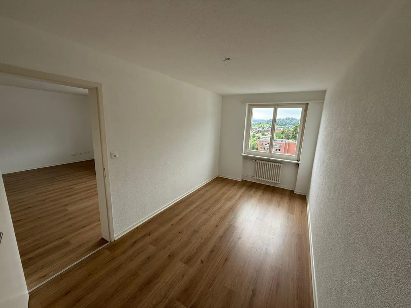 Appartement rénové de 5 pièces à louer à Spreitenbach ! - Photo 10 sur 13