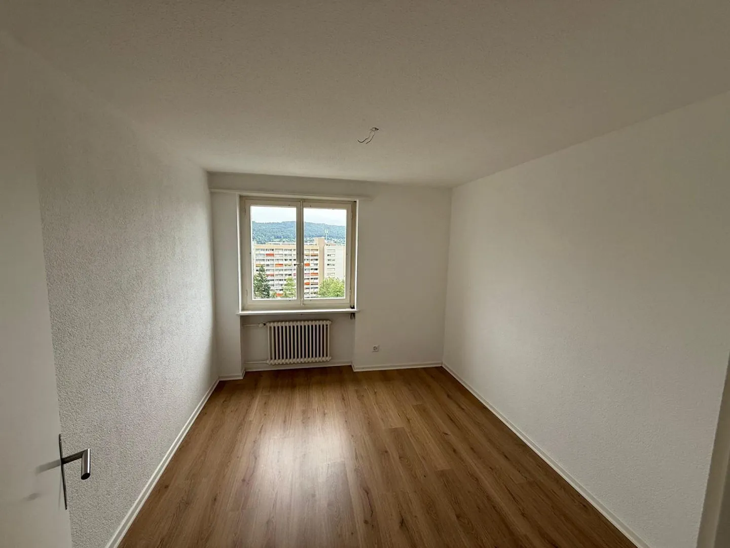 Appartement rénové de 5 pièces à louer à Spreitenbach ! - Photo 11 sur 13