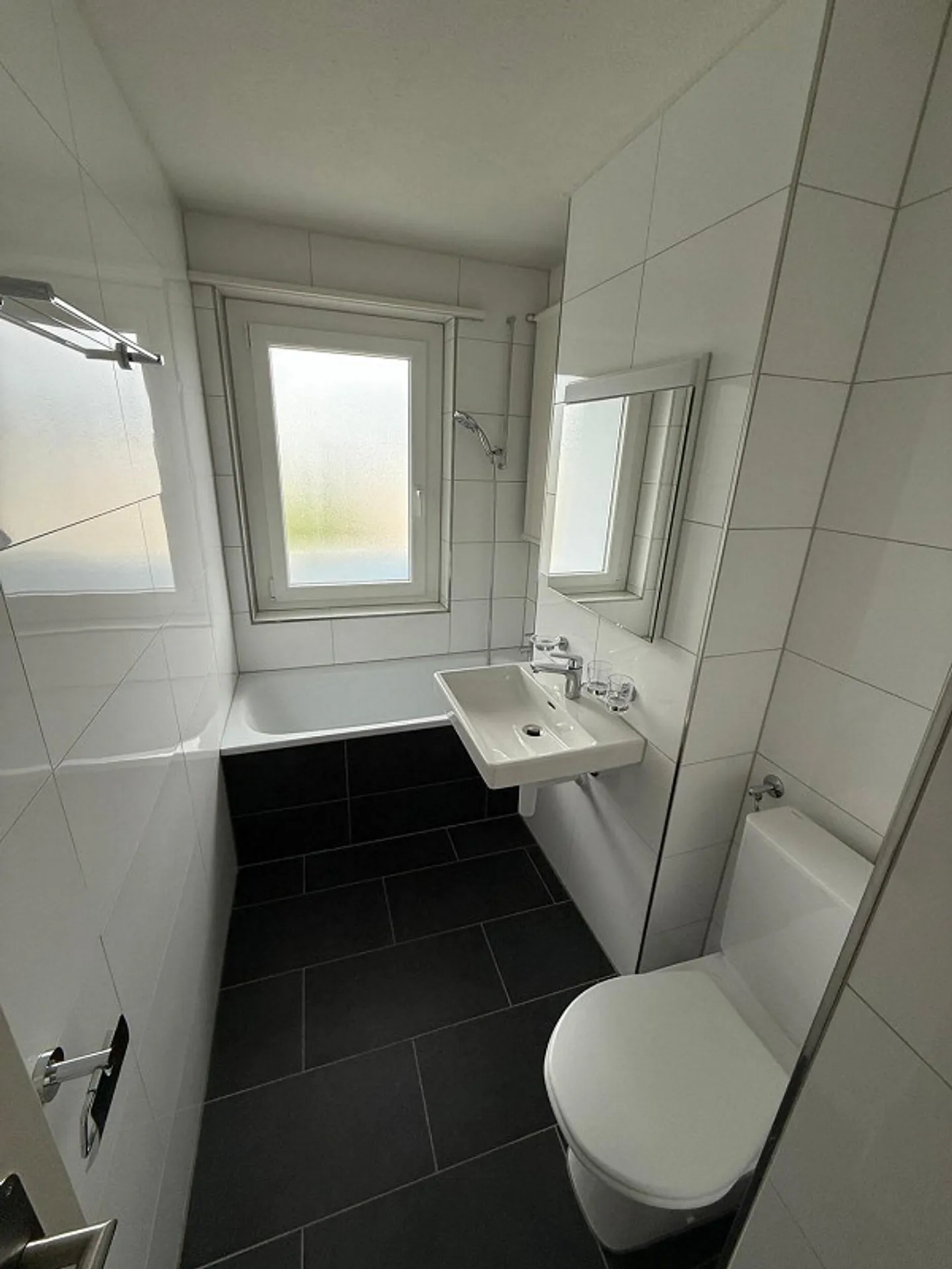 Appartement rénové de 5 pièces à louer à Spreitenbach ! - Photo 13 sur 13