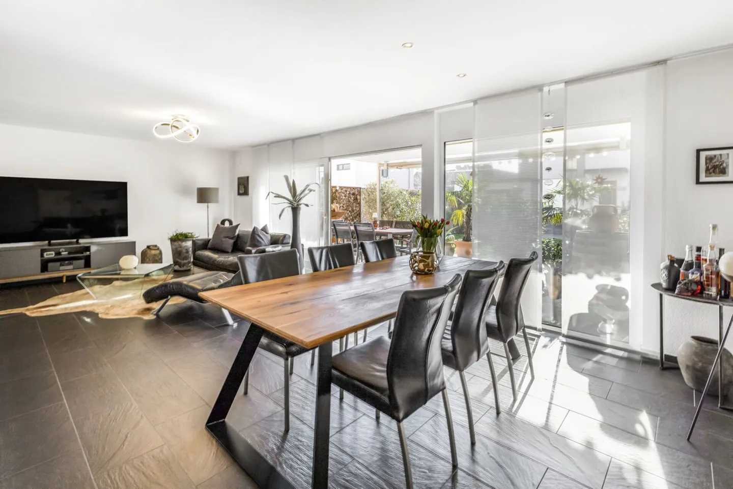 Appartement de jardin de 5,5 pièces élégant avec espace extérieur à Marbach - Photo 1 sur 25