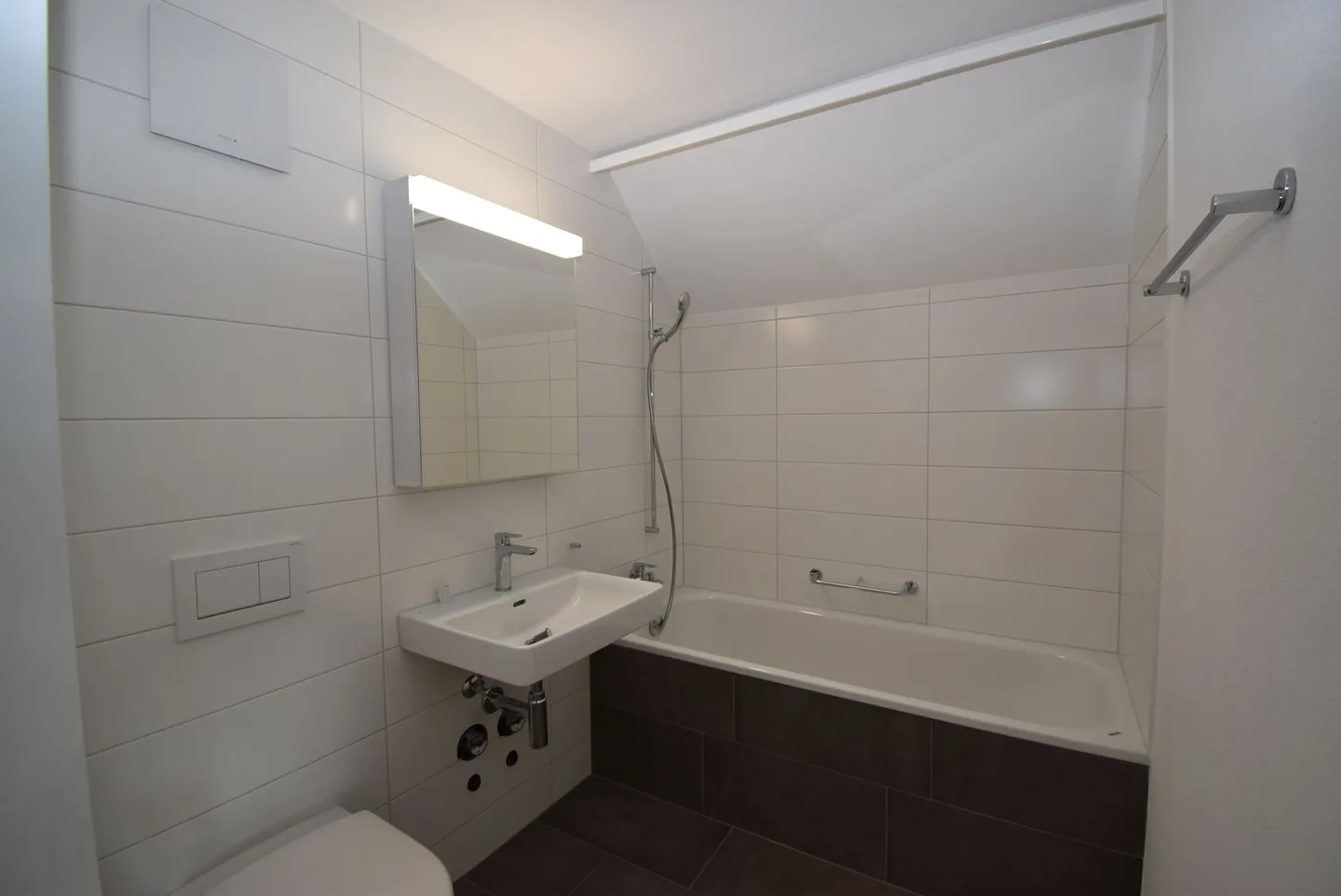 Appartement sous les combles de 2,5 pièces dans un emplacement central - Photo 5 sur 7