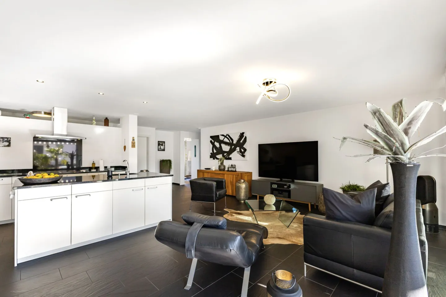 Appartement de jardin de 5,5 pièces élégant avec espace extérieur à Marbach - Photo 3 sur 25