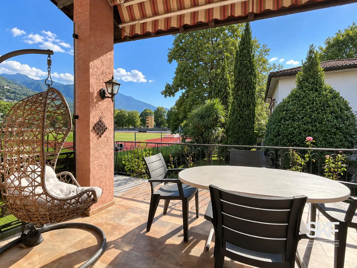 BELLINZONA - SPACIOUS SINGLE-FAMILY HOUSE IN A CENTRAL LOCATION - Photo 6 of 12