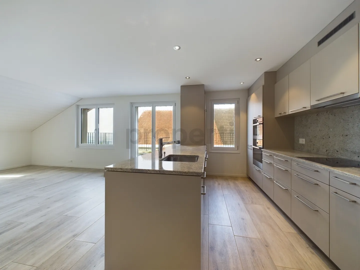 Appartement en attique spacieux de 3,5 pièces avec vue imprenable sur le lac et les montagnes à Hausen am Albis - Photo 2 sur 10