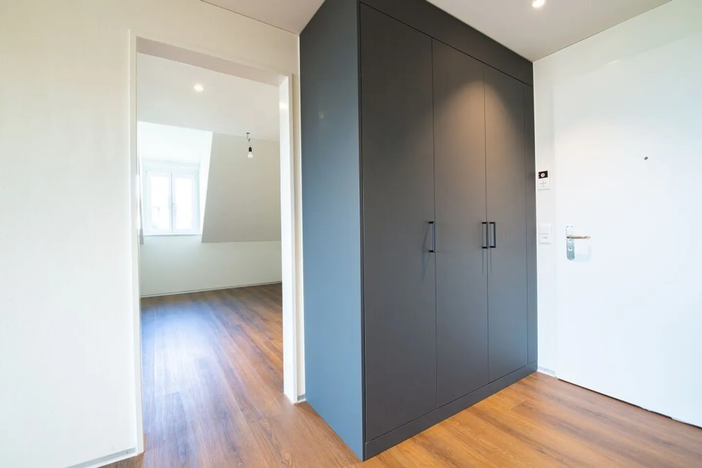 Modern Penthouse Apartment in the Heart of Nänikon - Photo 3 of 11